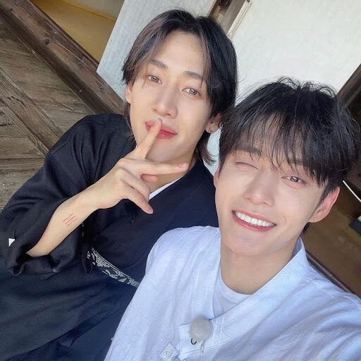 BamBam (left) and Kim Ji Woong (right) | @studio_horakhorak/Instagram